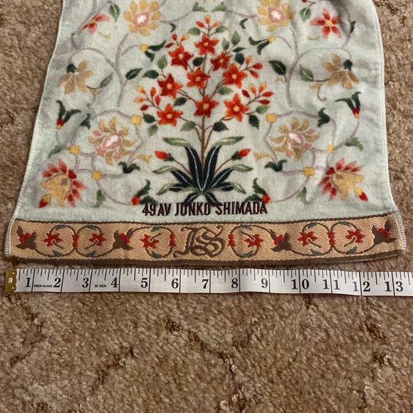 49 AV Junko Shimada Rare Floral Hand Towel - Picture 5 of 6
